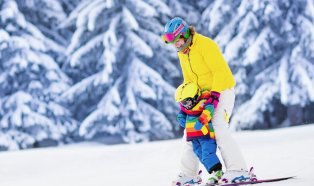 Esquí, un deporte de invierno para un corazón saludable